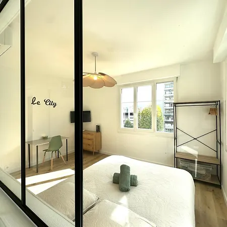 Le City, Centre-ville, Climatisation, Trams * Grenoble